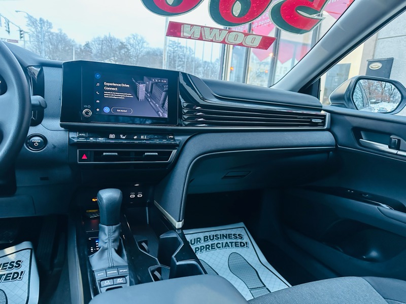 Toyota Camry Hybrid  2025