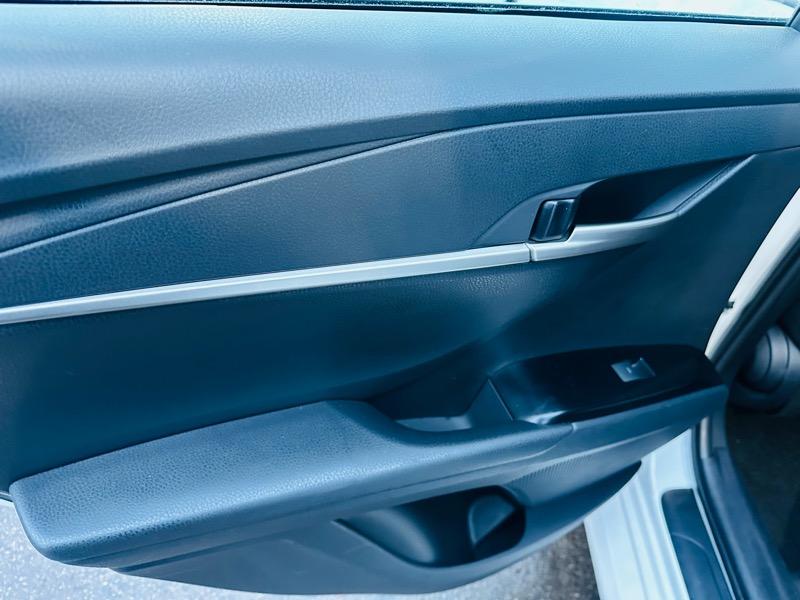 Toyota Camry Hybrid  2025