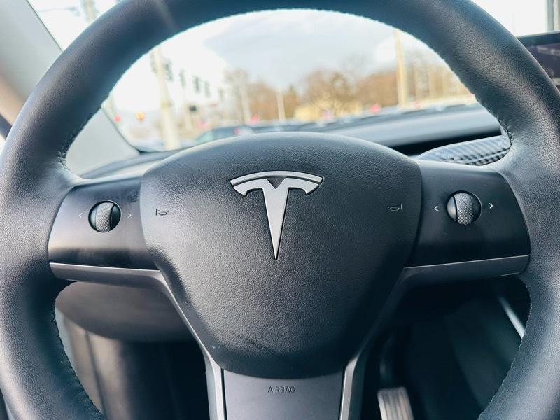Tesla Model Y  2021