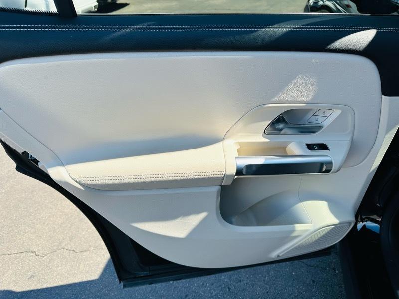 Mercedes-Benz GLB-Class  2021