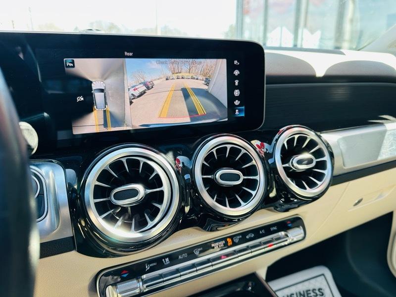 Mercedes-Benz GLB-Class  2021