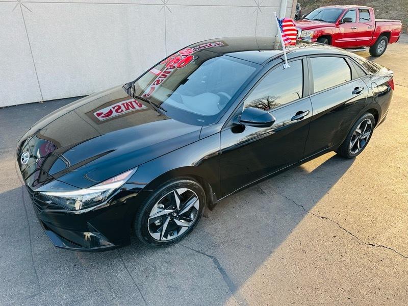 Hyundai Elantra  2023