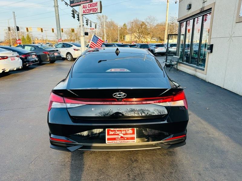 Hyundai Elantra  2023