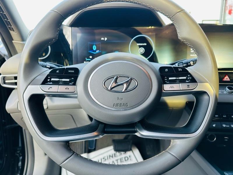 Hyundai Elantra  2023