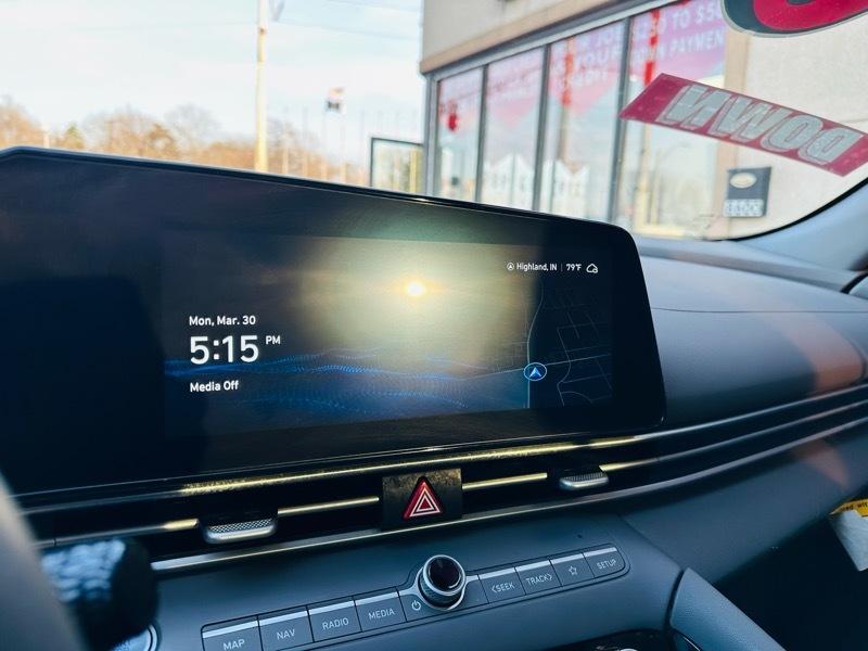 Hyundai Elantra  2023