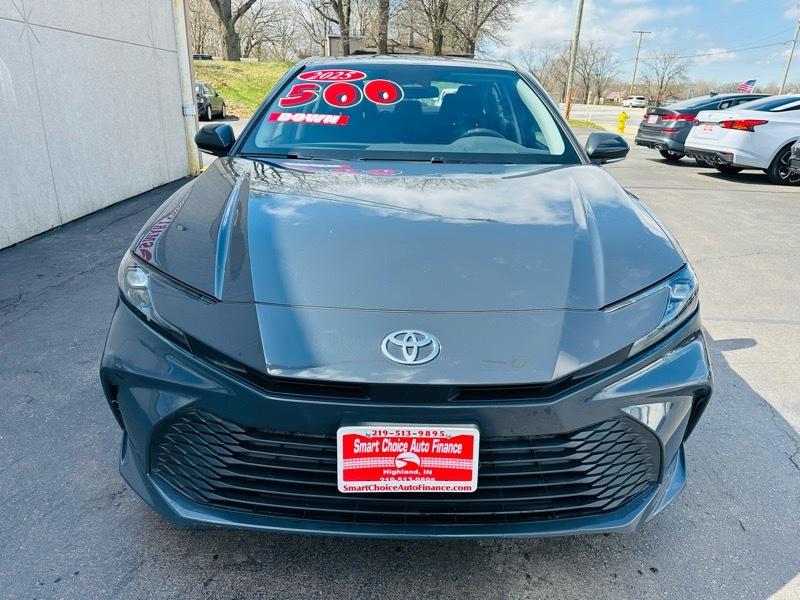 Toyota Camry Hybrid  2025