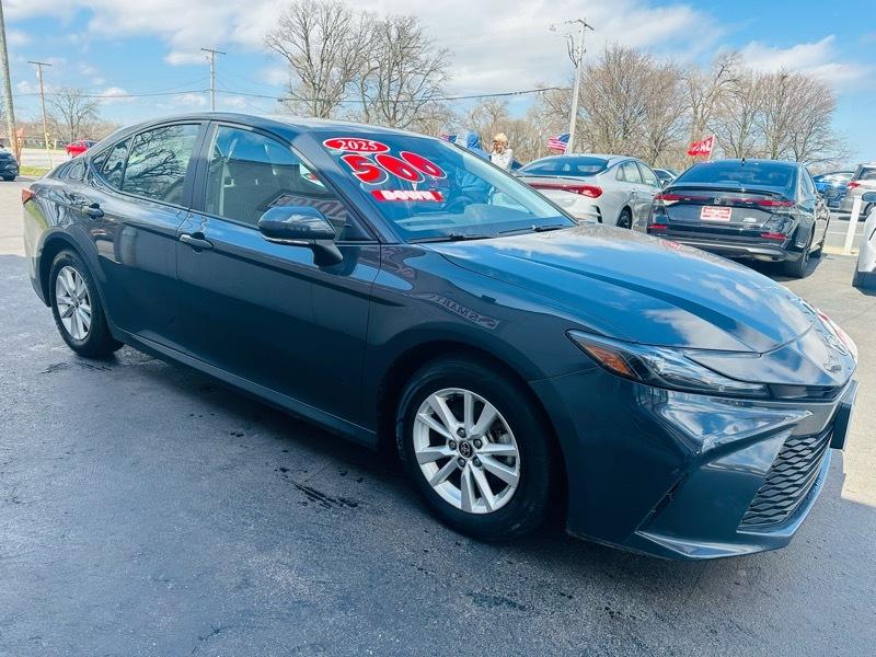 Toyota Camry Hybrid  2025