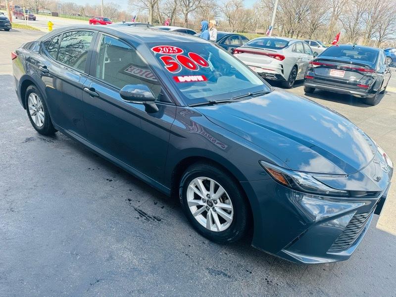 Toyota Camry Hybrid  2025