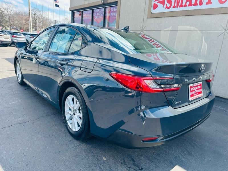 Toyota Camry Hybrid  2025