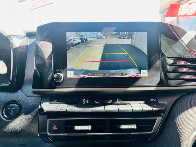 Toyota Camry Hybrid  2025