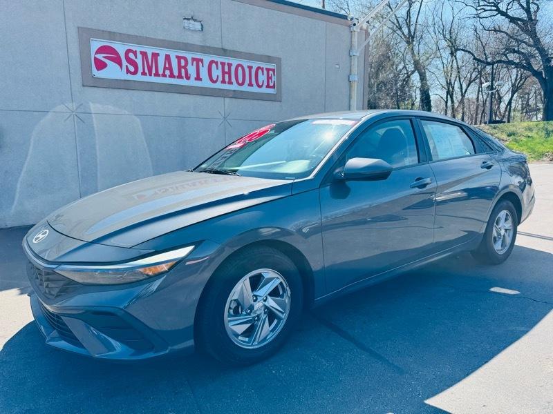 2024 Hyundai Elantra SE