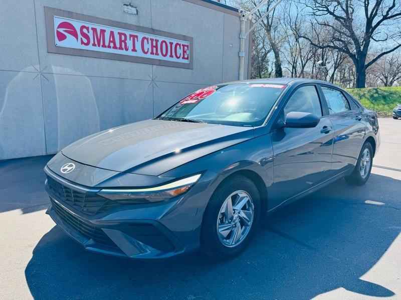 Hyundai Elantra  2024