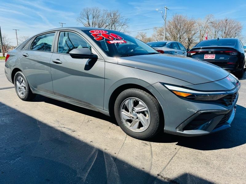 Hyundai Elantra  2024