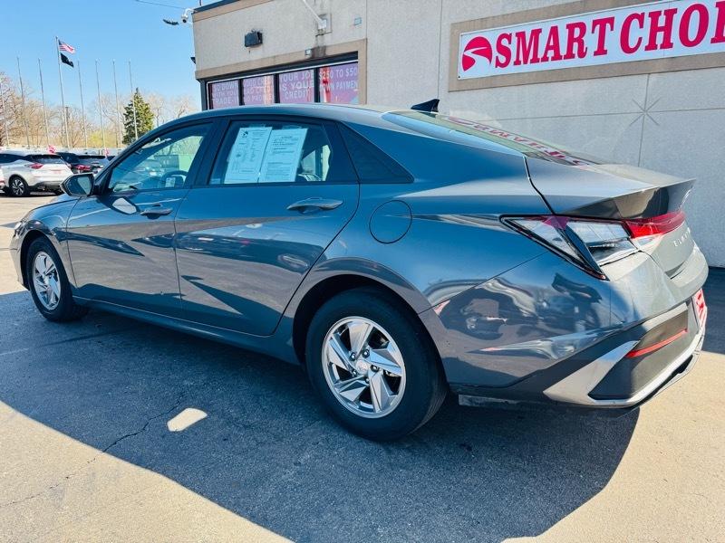 Hyundai Elantra  2024