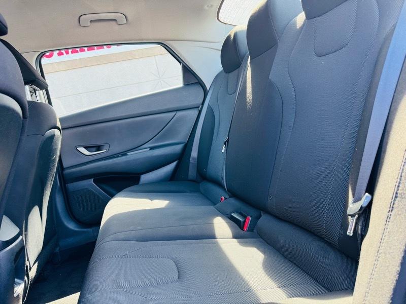 Hyundai Elantra  2024