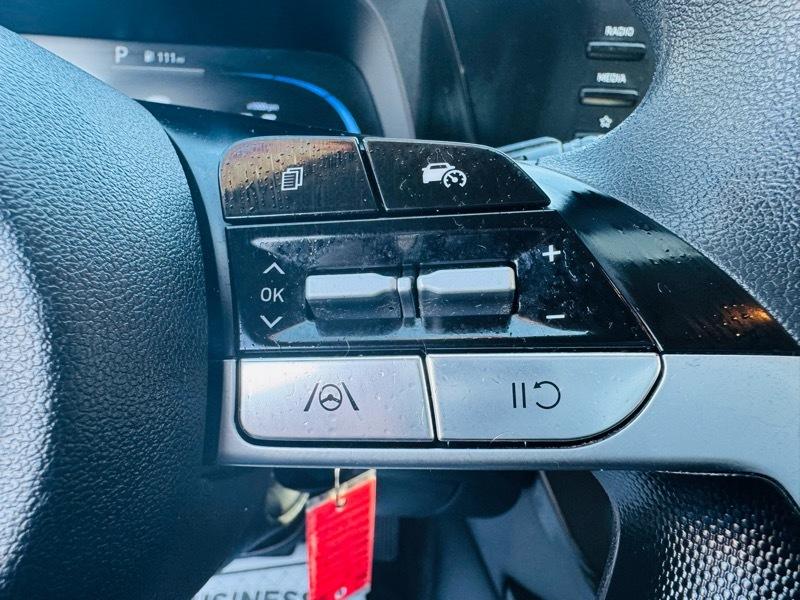 Hyundai Elantra  2024