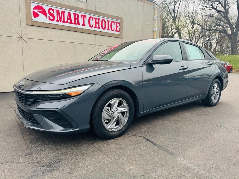 2024 Hyundai Elantra SE