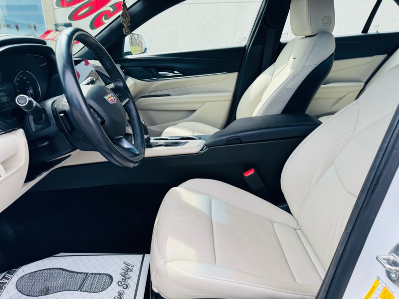 Cadillac CT4  2024