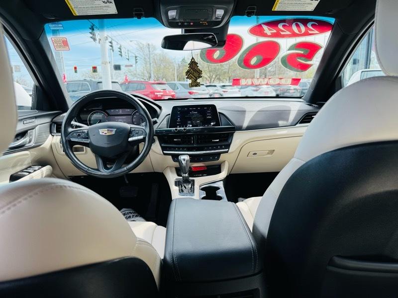 Cadillac CT4  2024