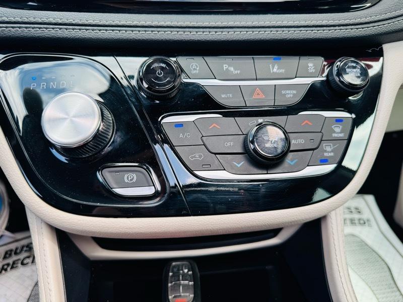 Chrysler Pacifica  2023