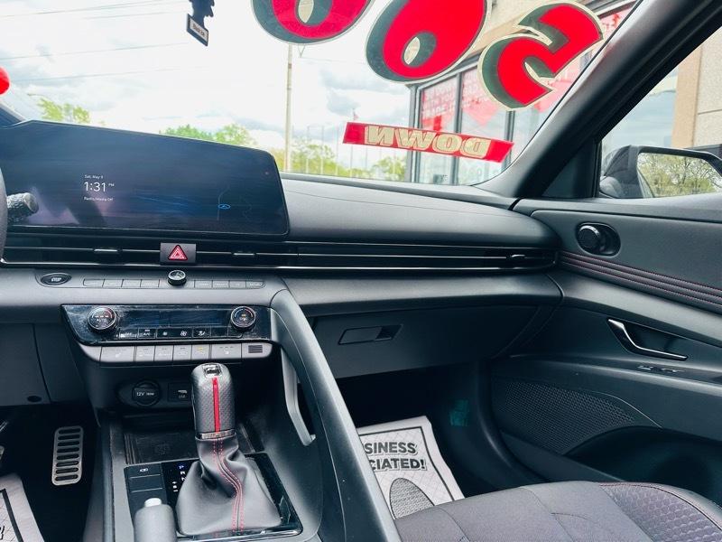 Hyundai Elantra  2023