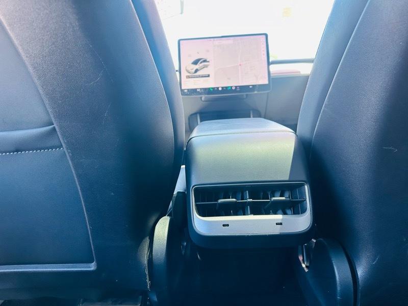 Tesla Model Y  2020