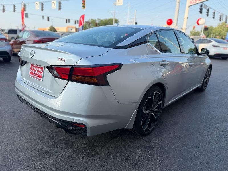Nissan Altima  2024