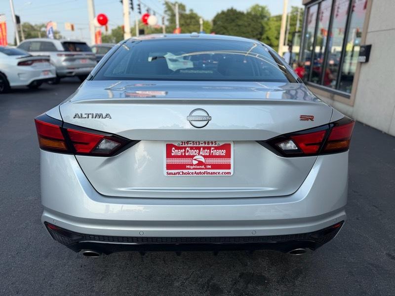 Nissan Altima  2024