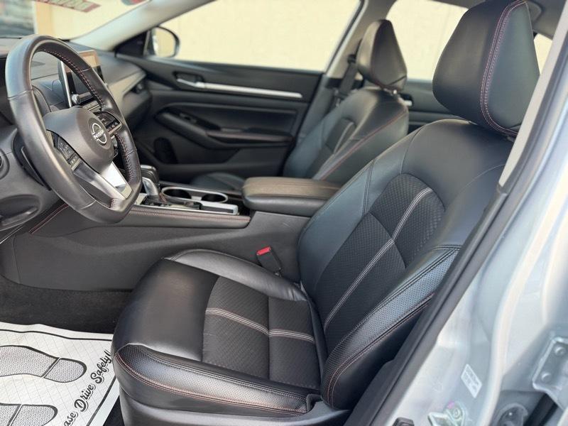 Nissan Altima  2024
