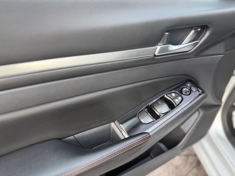 Nissan Altima  2024