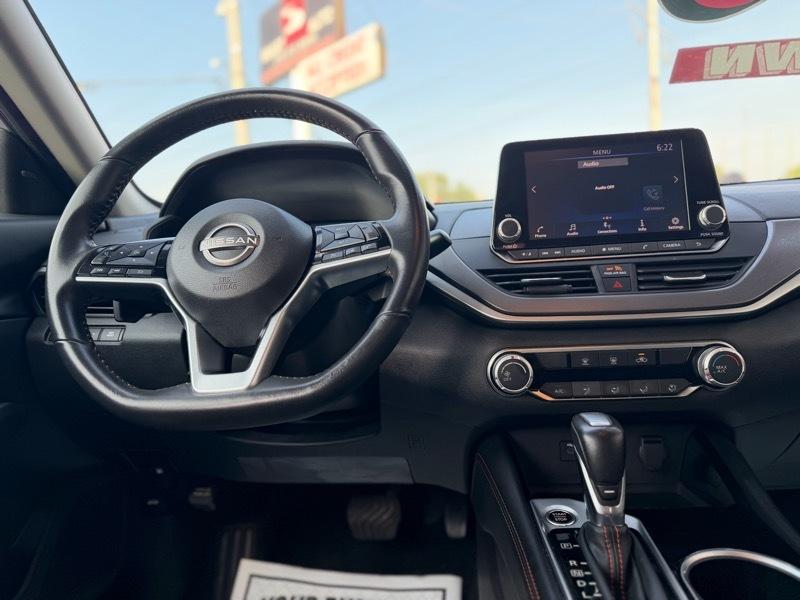 Nissan Altima  2024