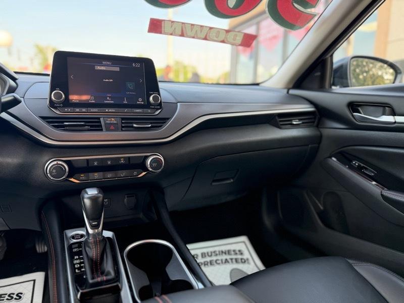 Nissan Altima  2024