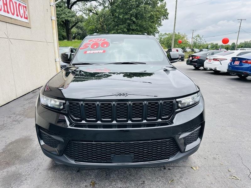 Jeep Grand Cherokee Laredo 4WD 2023