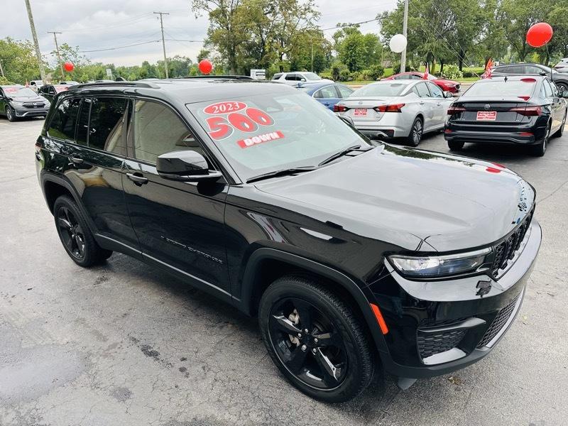 Jeep Grand Cherokee Laredo 4WD 2023