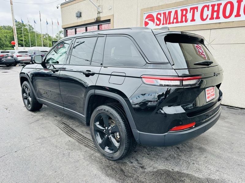 Jeep Grand Cherokee Laredo 4WD 2023