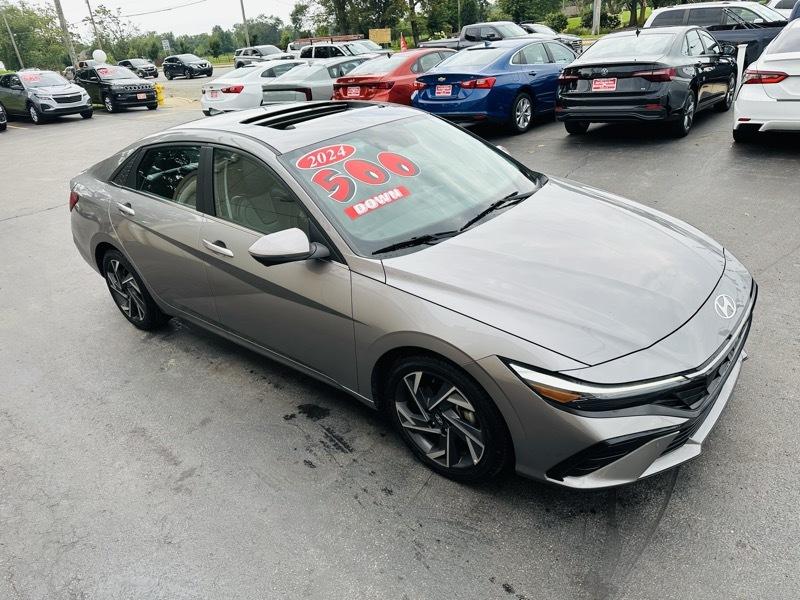 Hyundai Elantra  2024
