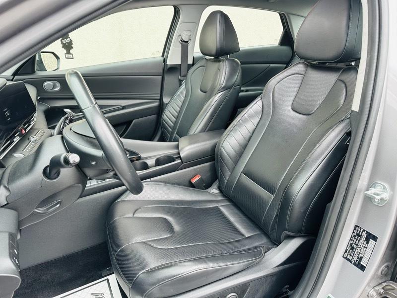 Hyundai Elantra  2024