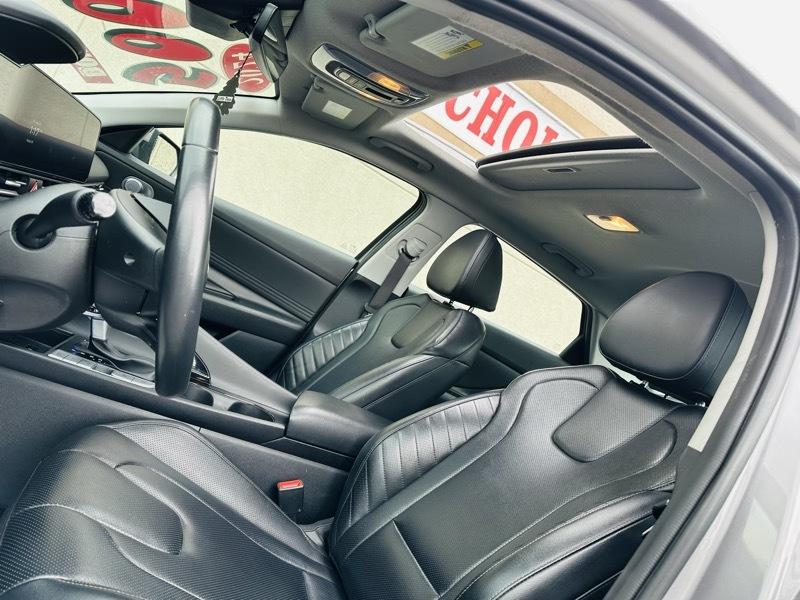 Hyundai Elantra  2024