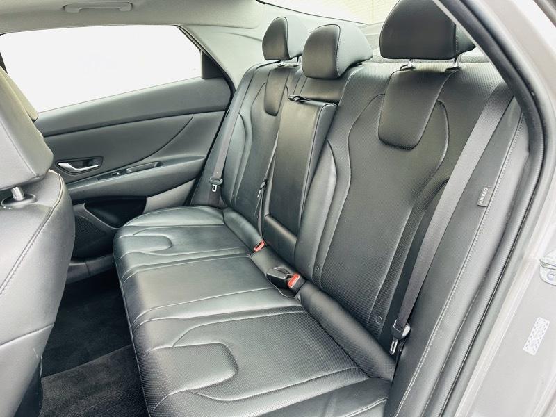 Hyundai Elantra  2024