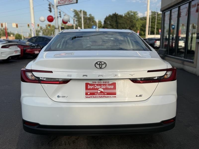 Toyota Camry Hybrid LE 2025