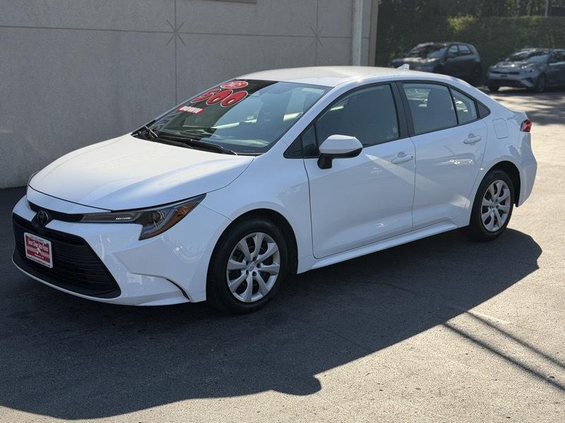 Toyota Corolla LE 2025