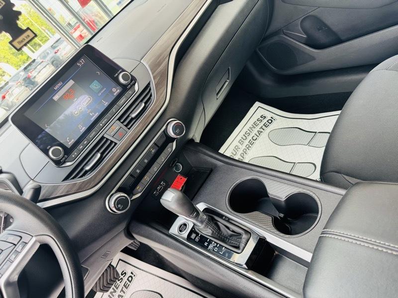 Nissan Altima  2025