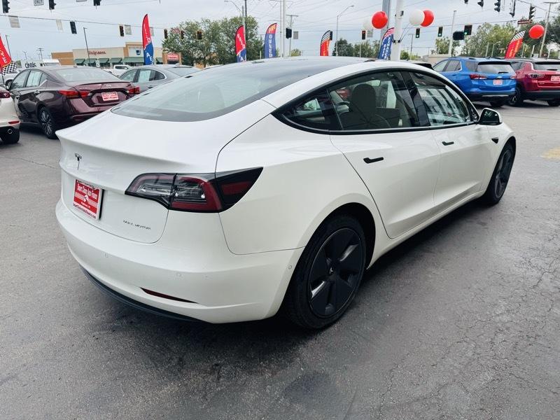 Tesla Model 3  2022