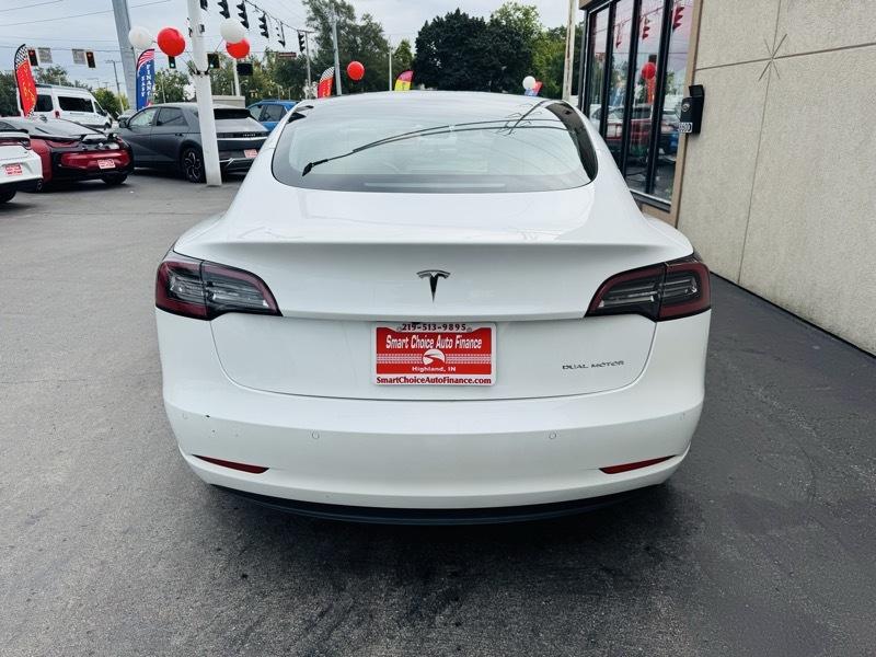Tesla Model 3  2022