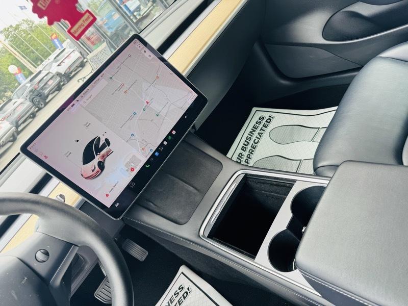 Tesla Model 3  2022