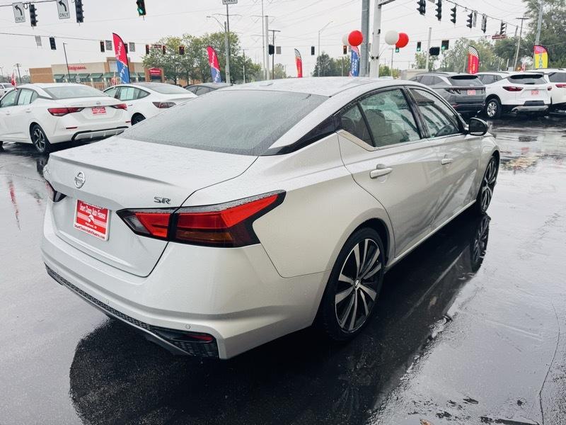 Nissan Altima  2022