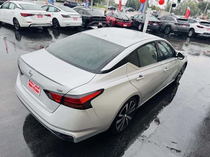 Nissan Altima  2022