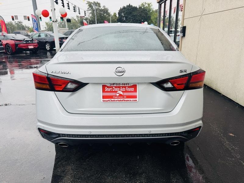 Nissan Altima  2022