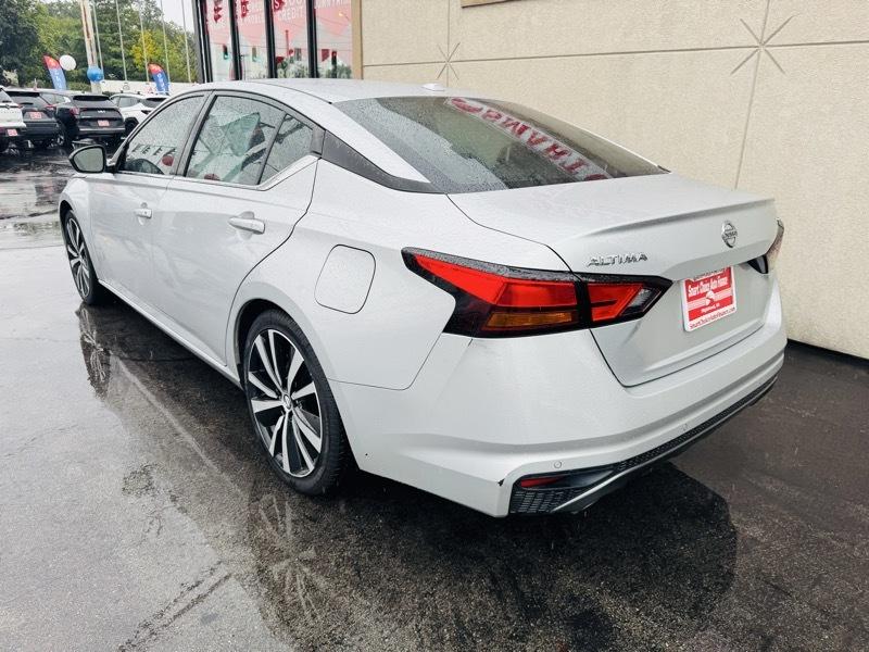 Nissan Altima  2022