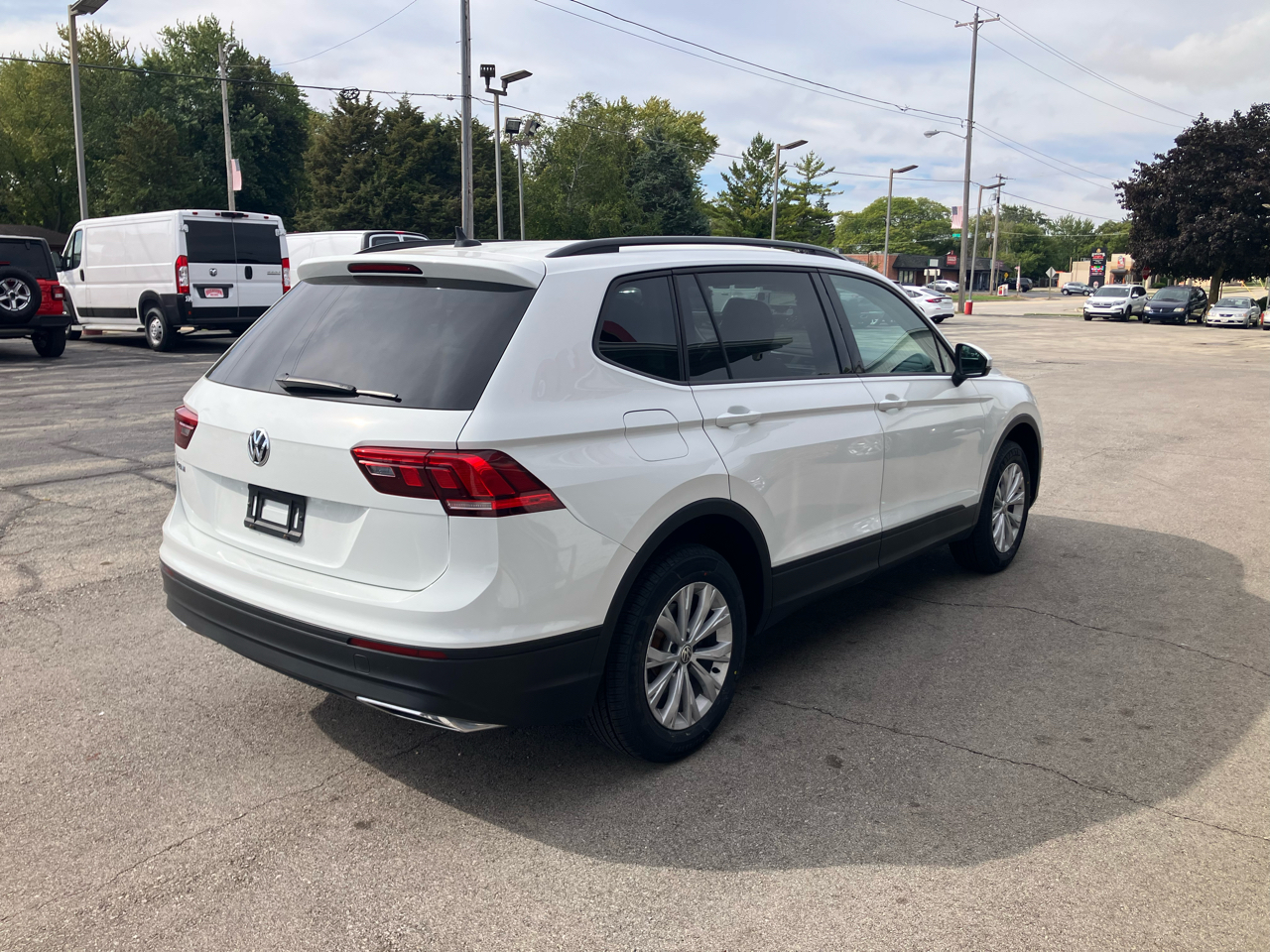 2020 Volkswagen Tiguan S photo 3